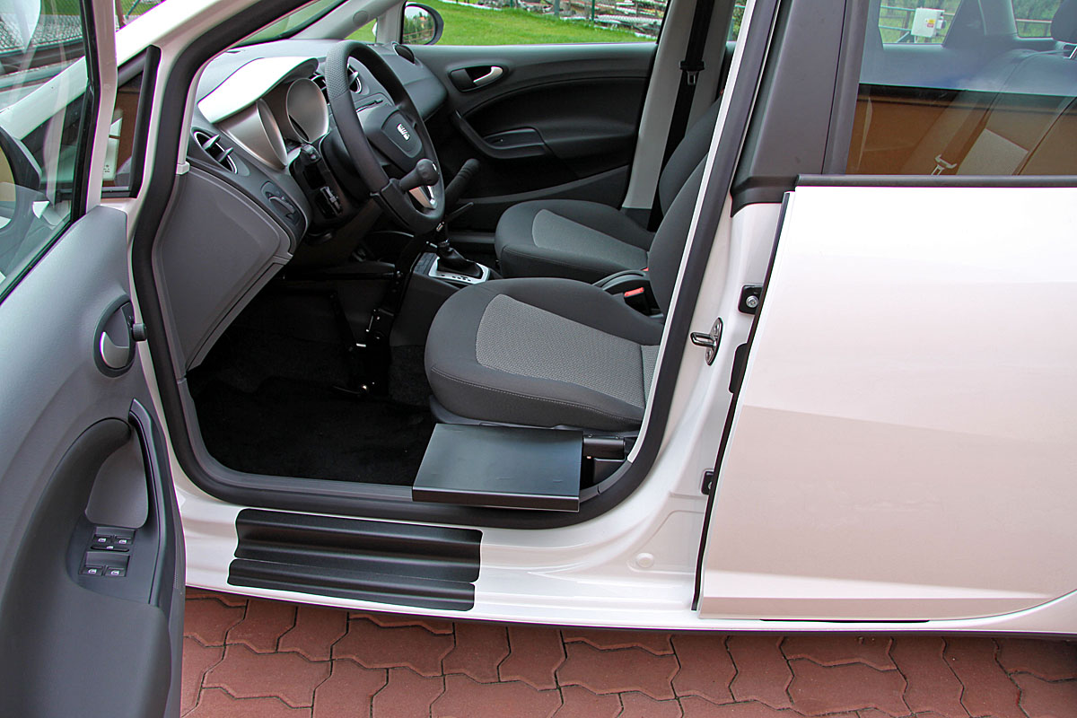 Mechanické přesedací zařízení - mobilní ve voze SEAT Ibiza