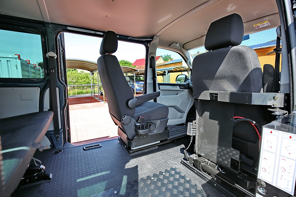 6ti polohově seřiditelné zařízení sedala ve voze VW Transporter T6