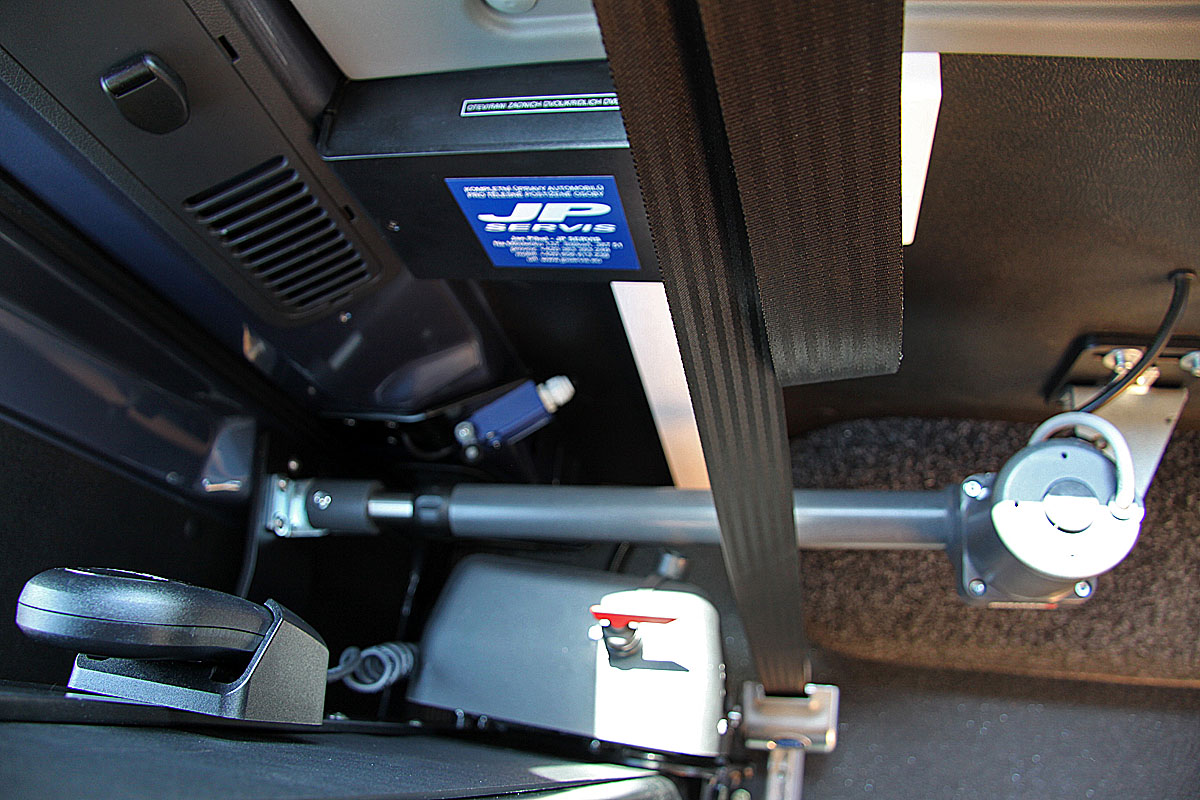 Elektrické otevírání zadních dvoukřídlích dveří ve voze OPEL Movano