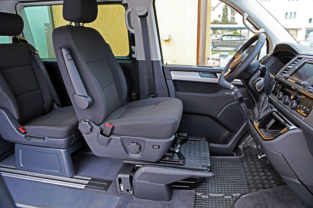 Elektrický posuv sedačky - dlouhý ve voze VW Multivan