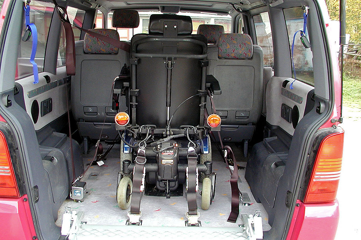Kotvící zařízení invalidního vozíku - ráčnové ve voze MB Vito