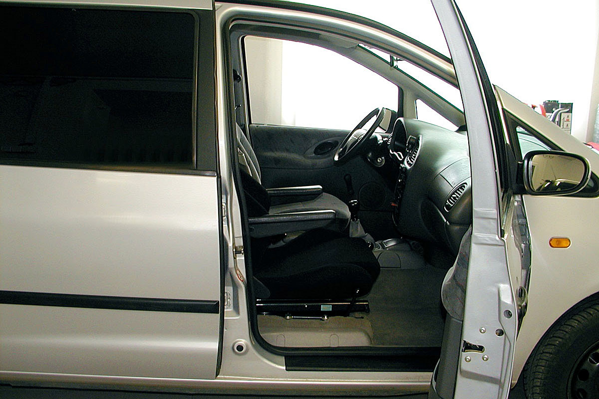 Speciální zařízení CARONY ve voze SEAT Alhambra