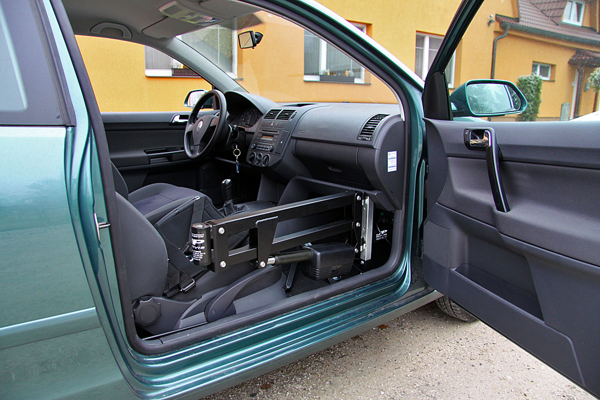 Elektrické přesedací zařízení - EZZ 100 ve voze VW Polo