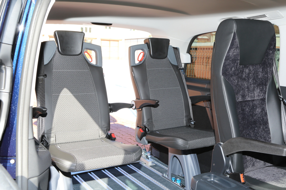 Multifunkční sedadlo do třetí řady TRIBUS - SEAT ve voze Mercedes-Benz DEMO