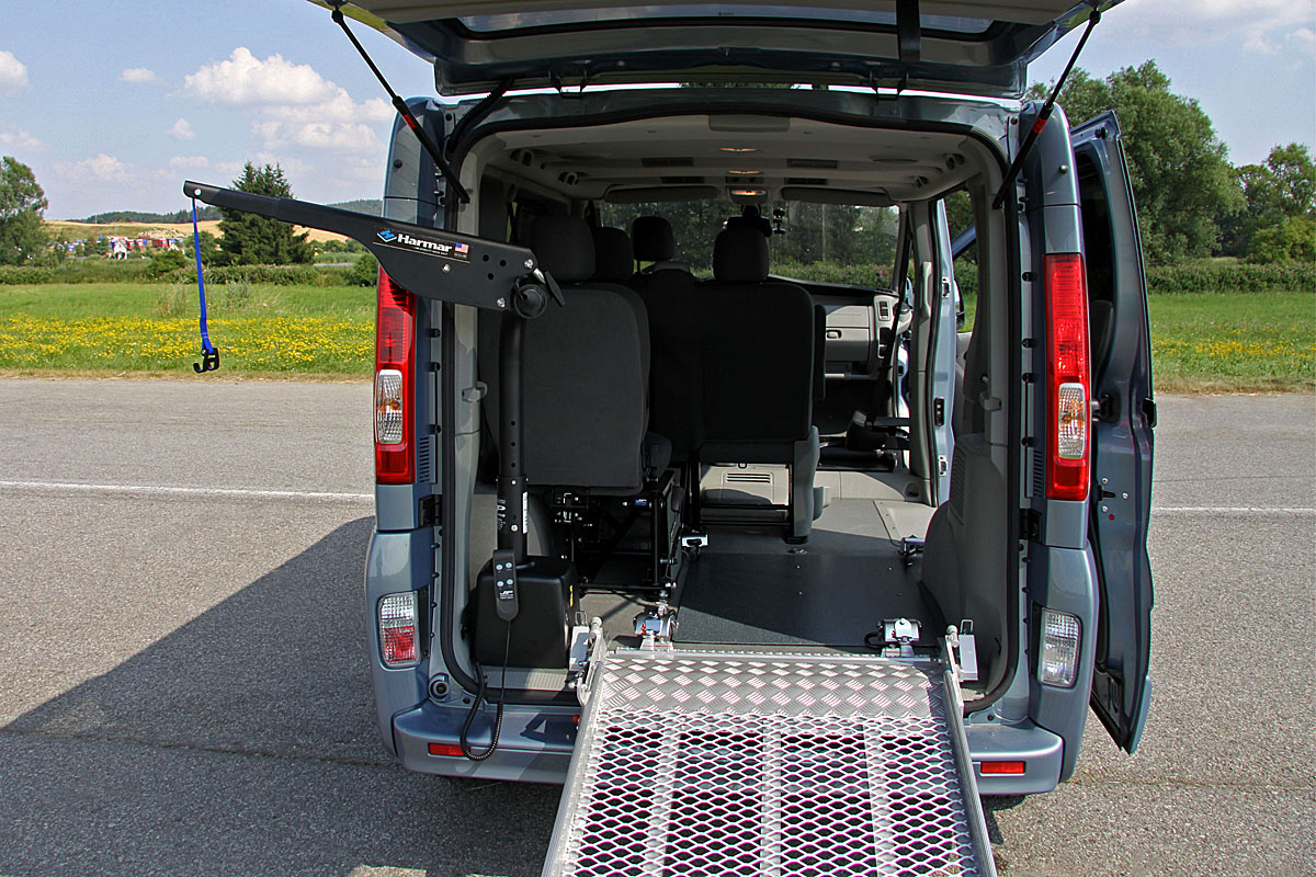 Elektrický jeřábek zavazadlový Harmar ve voze OPEL Vivaro Tour