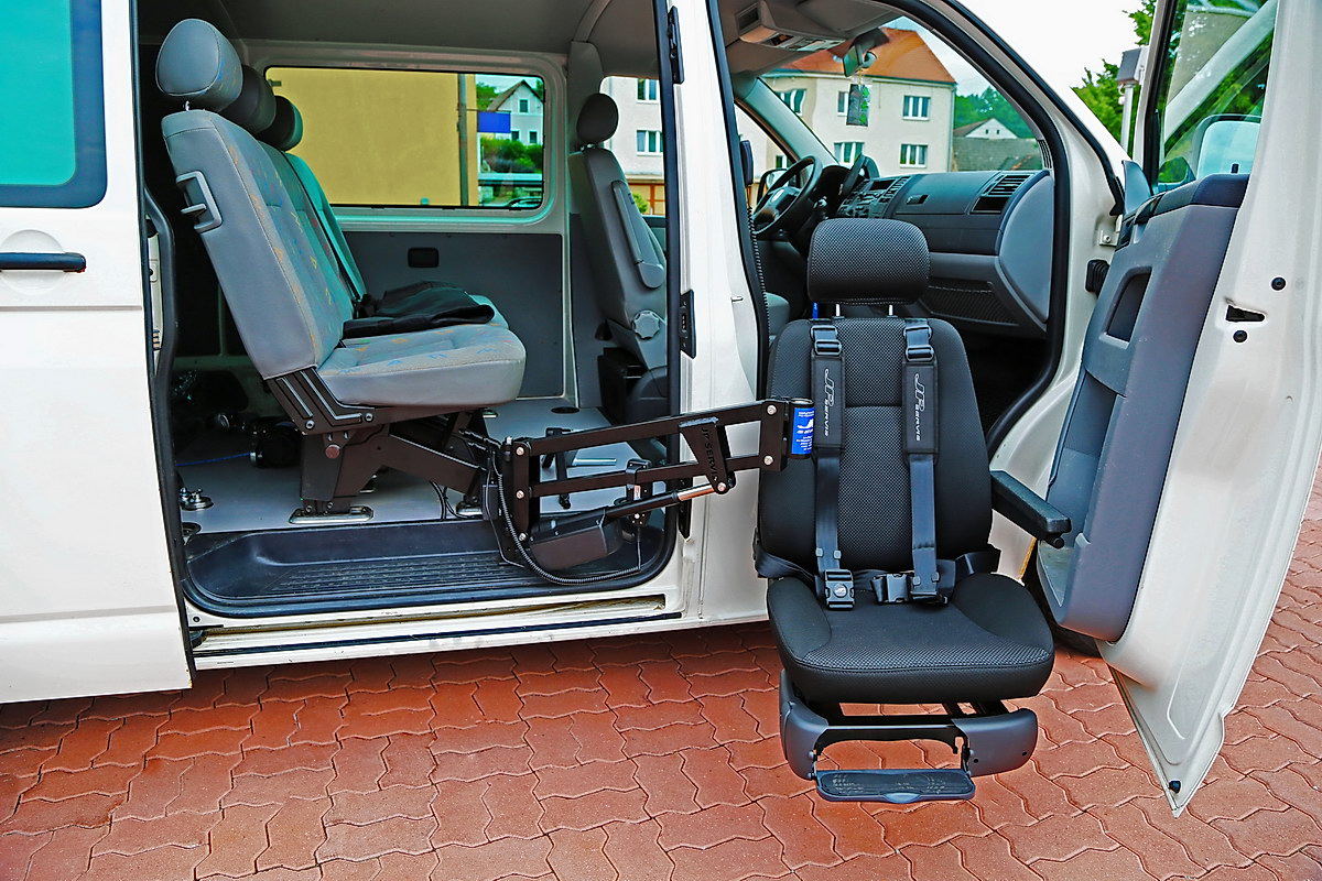 Elektrické přesedací zařízení - EZZ 100 ve voze VW Transporter