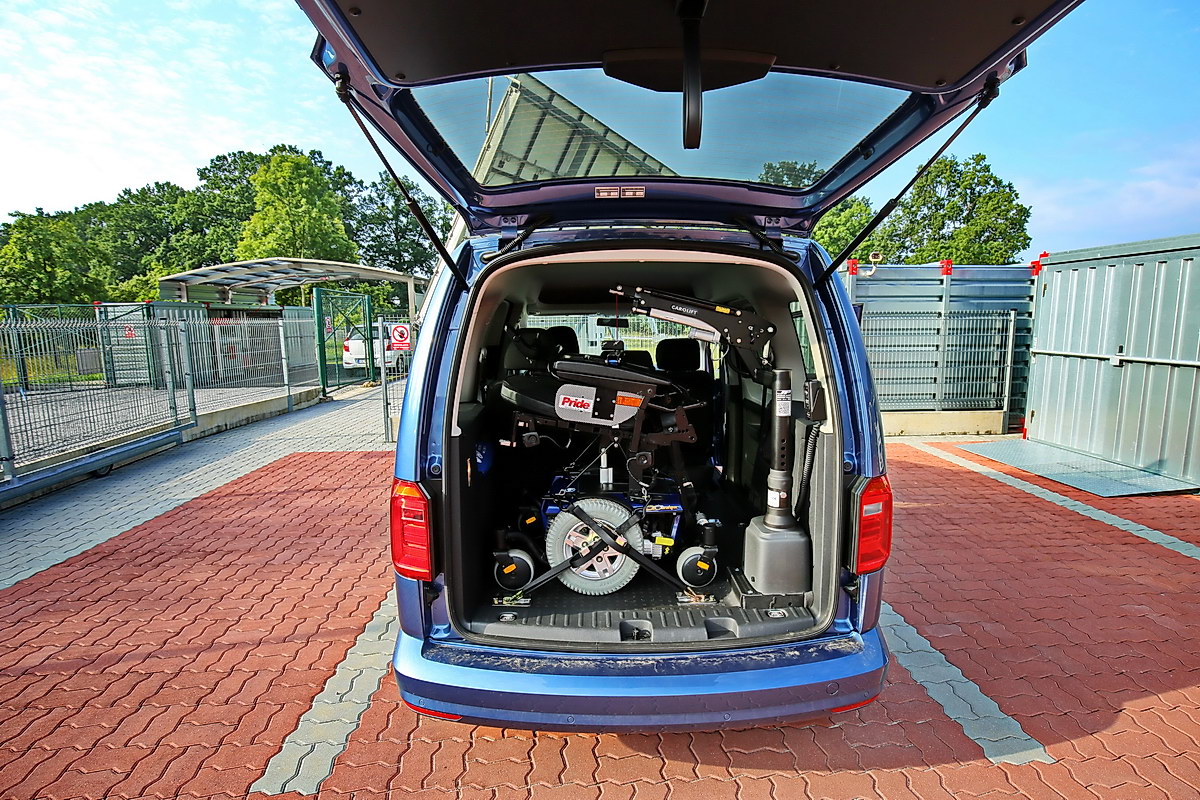 Elektrický jeřábek zavazadlový Carolift ve voze VOLKSWAGEN Caddy