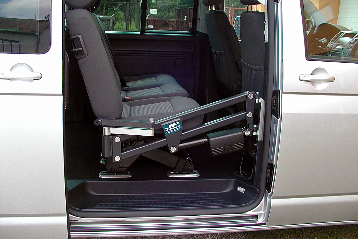 Elektrické přesedací zařízení - EZZ 100 ve voze VW Caravelle