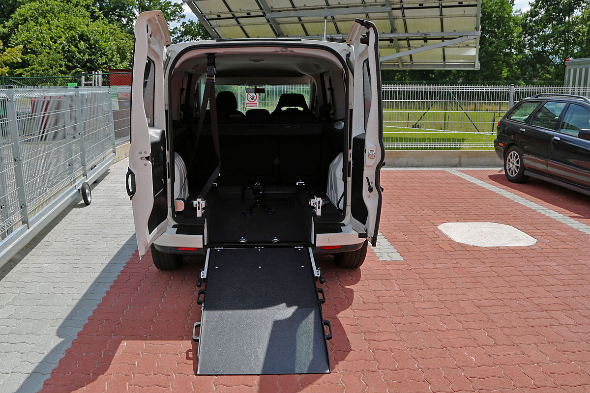 Nájezd zezadu po snížení ve voze FIAT Doblo