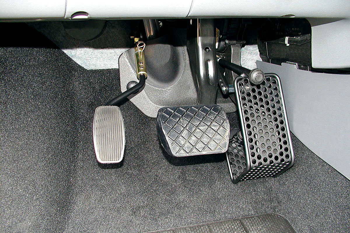 Bezpečnostní kryt pedálů ve voze SEAT Ibiza