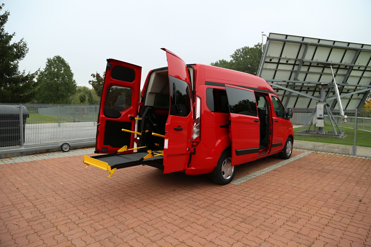 Elektrohydraulická plošina - E-SERIES ve voze FORD Transit