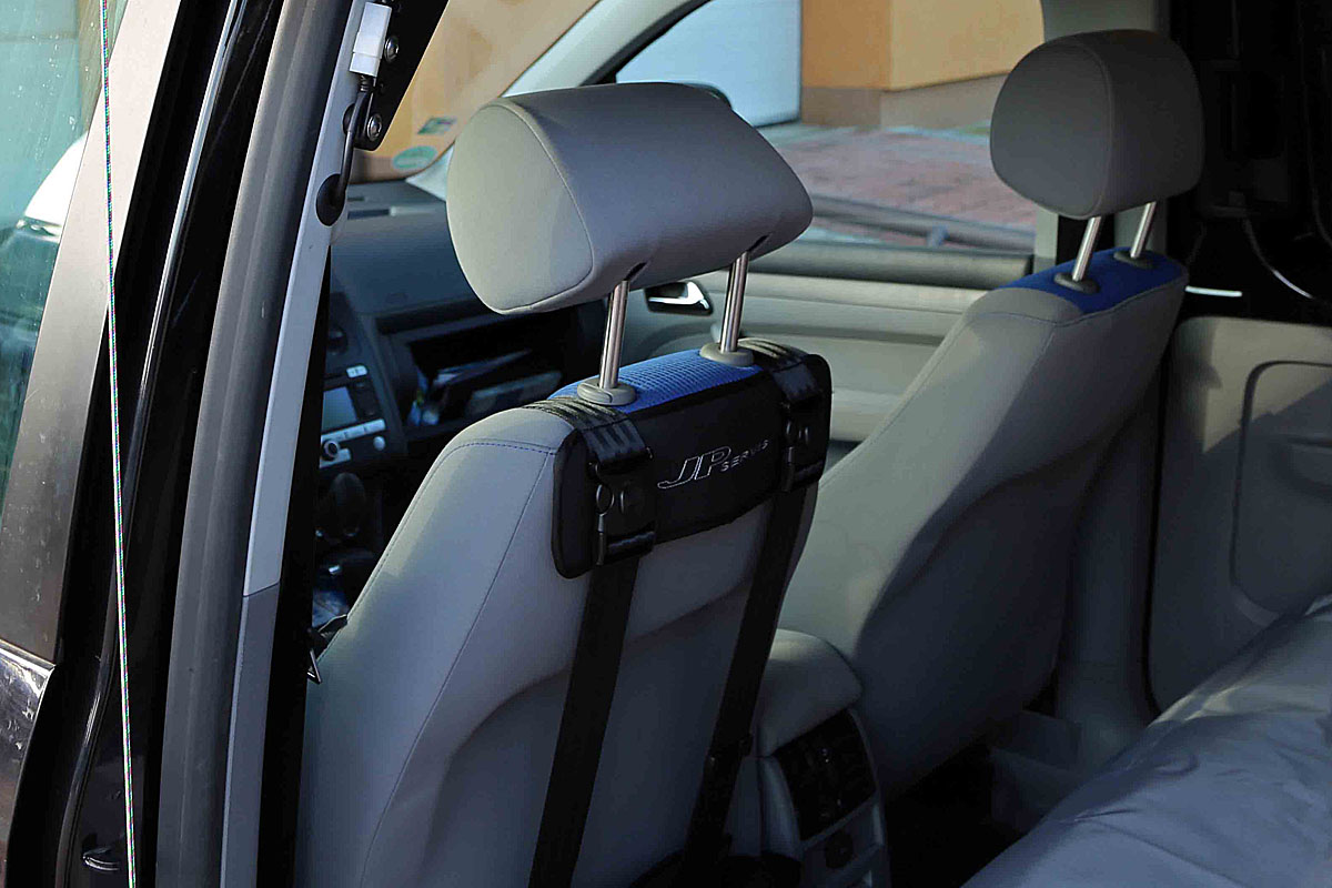 Pomocné univerzální stabilizační pásy - JP Systém ve voze VW Caddy