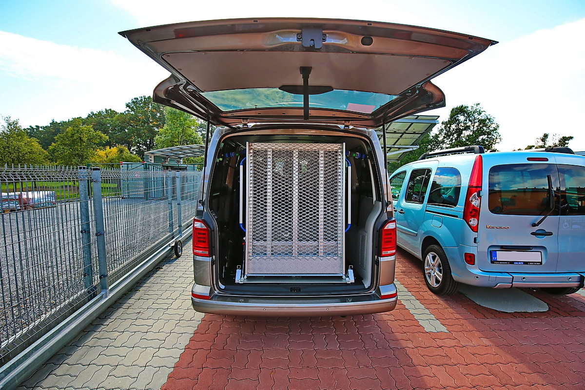 Nájezdová rampa - FEAL ve voze VW Transporter