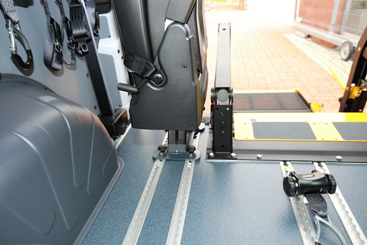 Multifunkční podlahový systém M1 - JP SERVIS ve voze CITROEN Jumper