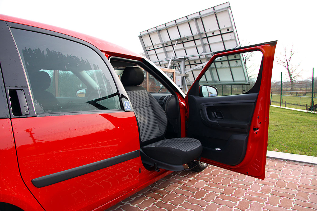 Mechanicky otočná a výsuvná sedačka ve voze ŠKODA Roomster