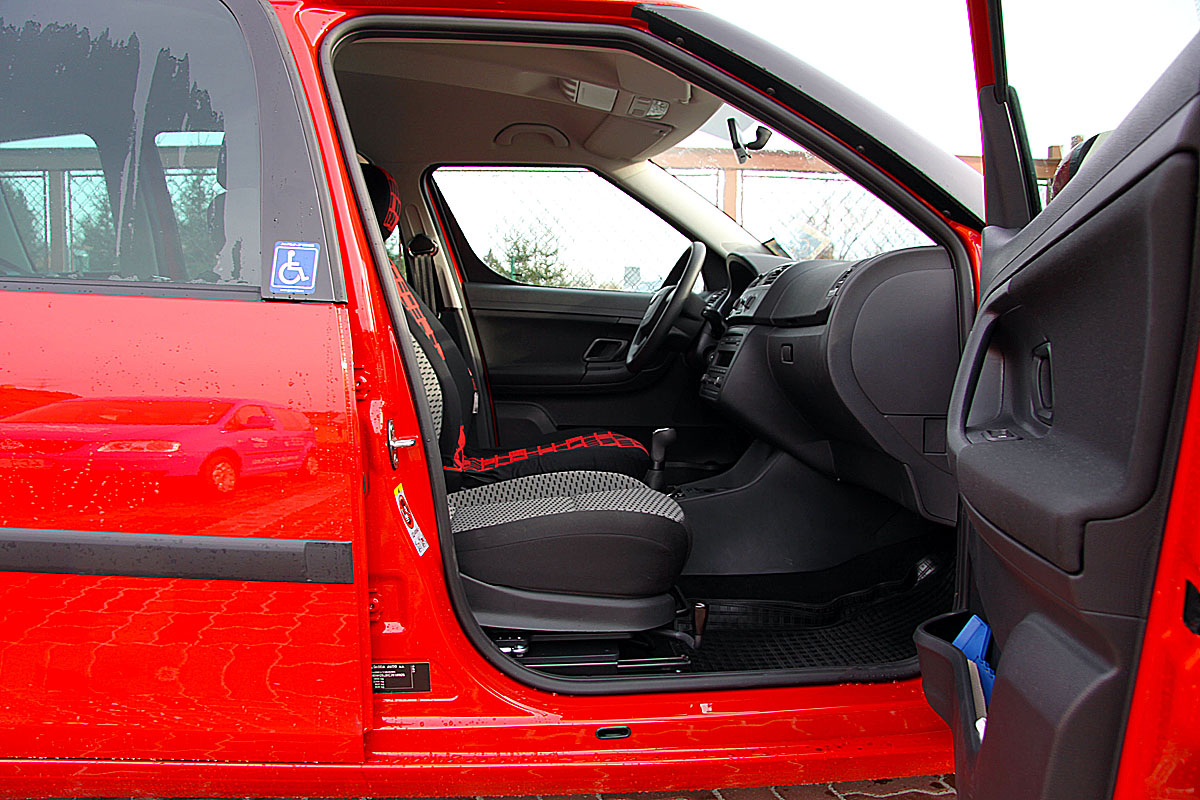 Mechanicky otočná a výsuvná sedačka ve voze ŠKODA Roomster