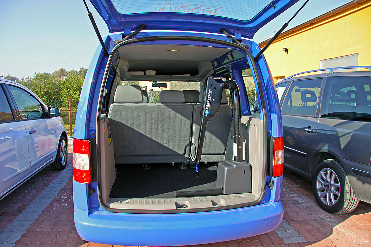 Elektrický jeřábek zavazadlový Harmar ve voze VOLKSWAGEN Caddy