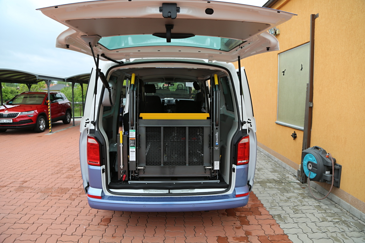 Elektrohydraulická plošina - GLOBAL ve voze VW Transporter