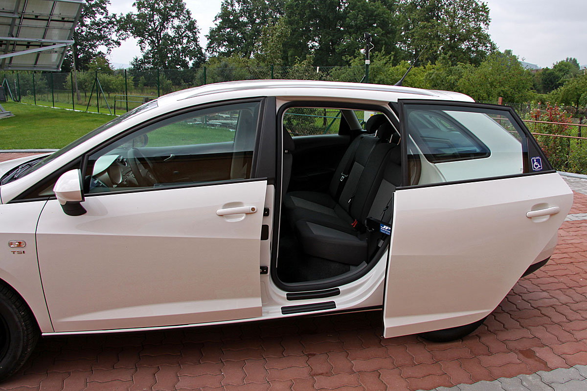 Posuvné dveře - JP Systém ve voze SEAT Ibiza